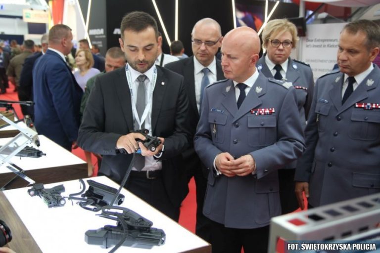 XXVI Międzynarodowy Salon Przemysłu Obronnego z udziałem policjantów