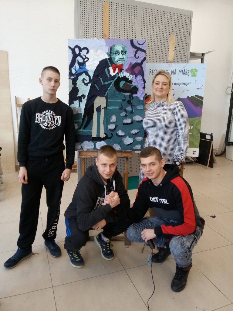 Na warsztatach w „Plastyku” „Recycling na miarę. Moniuszko inspiruje”.