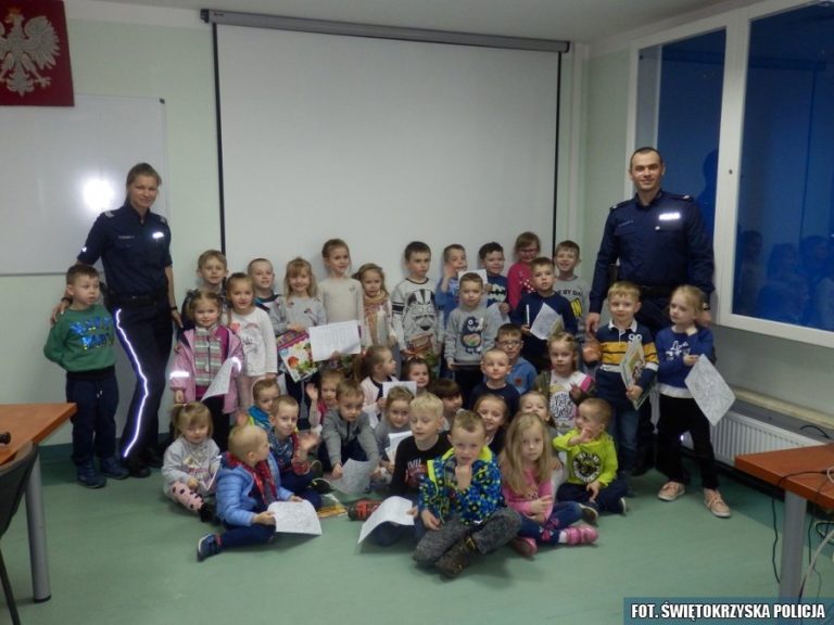 Przedszkolaki z Mąchocic Kapitulnych z wizytą w Komisariacie Policji I Kielcach