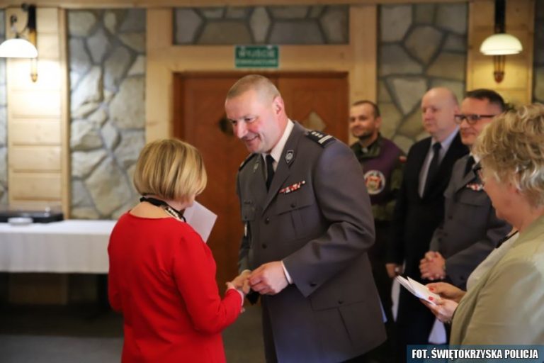 Wielkanocne spotkanie z rodzinami poległych policjantów