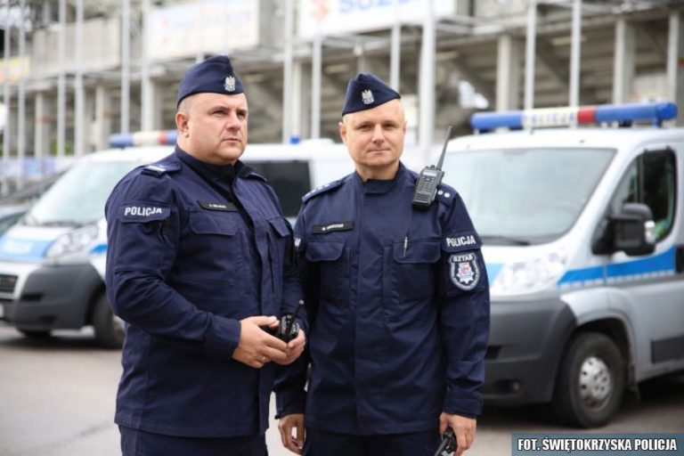 Ćwiczenie czyni mistrza – działania policjantów na kieleckim stadionie