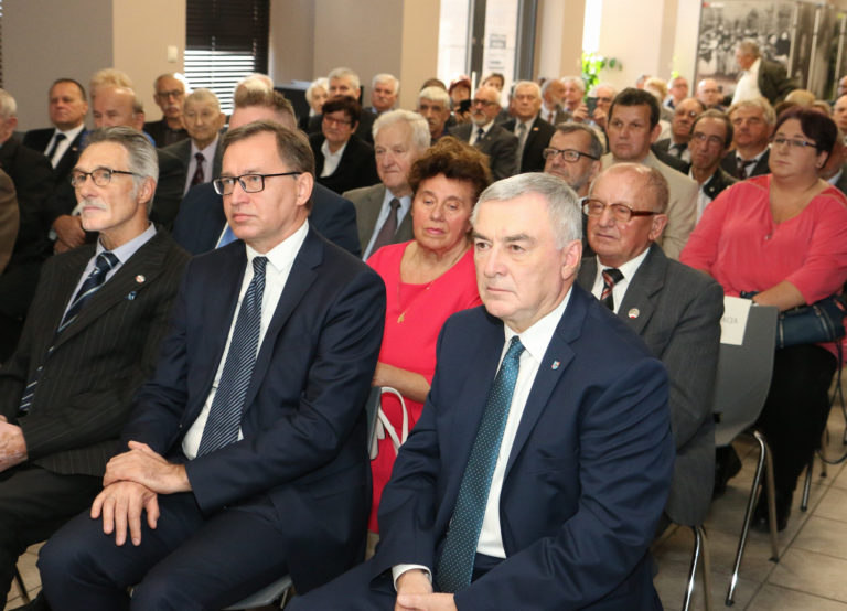 „Zachowali się jak trzeba”. Krzyże Wolności i Solidarności dla działaczy antykomunistycznej opozycji