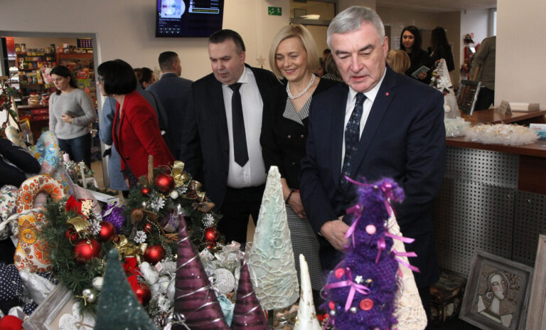 Trwa Kiermasz Bożonarodzeniowy w Urzędzie Marszałkowskim