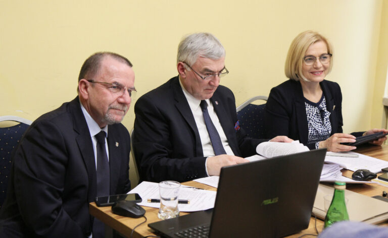 Ruszają konkursy na wsparcie zadań o charakterze edukacyjnym i wychowawczym oraz w zakresie turystyki i krajoznawstwa