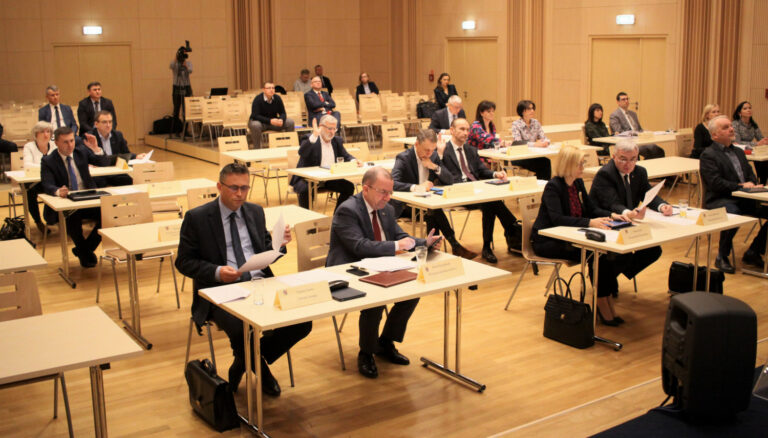 Sejmik Województwa Świętokrzyskiego przyjął plan zapobiegania i zwalczania zakażenia koronawirusem