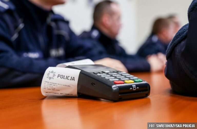 Terminale płatnicze w Policji