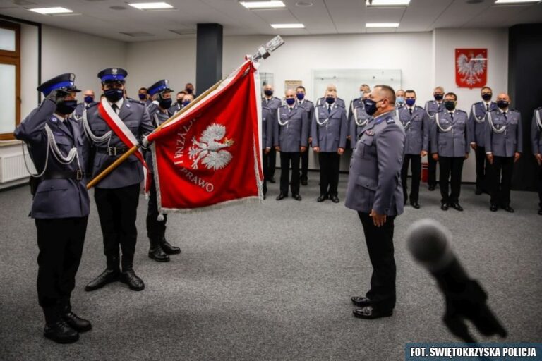 Uroczyste zdanie stanowiska przez Komendanta Miejskiego Policji w Kielcach