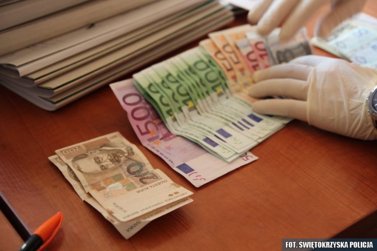 Wyjeżdżasz na weekend? Zabezpiecz mieszkanie!