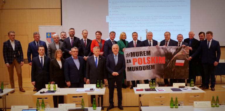 Na sesji Sejmiku o programie współpracy z organizacjami pozarządowymi, zapobieganiu narkomanii i ważnej inwestycji drogowej