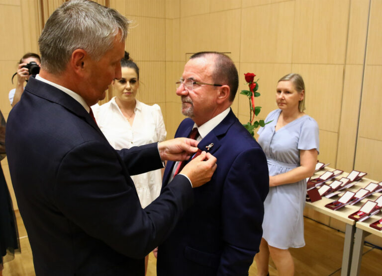 Marek Bogusławski odznaczony Złotym Krzyżem Zasługi