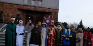 Ulicami Samsonowa przeszedł barwny Orszak Trzech Króli. Było bardzo teatralnie i niezwykle wzruszająco