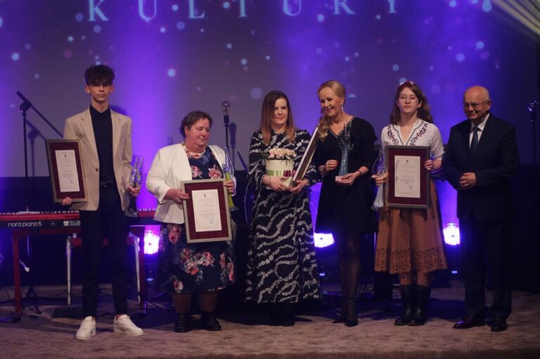 Zapraszamy do obejrzenia fotorelacji z Gali Kultury połączonej z Dniem Kobiet