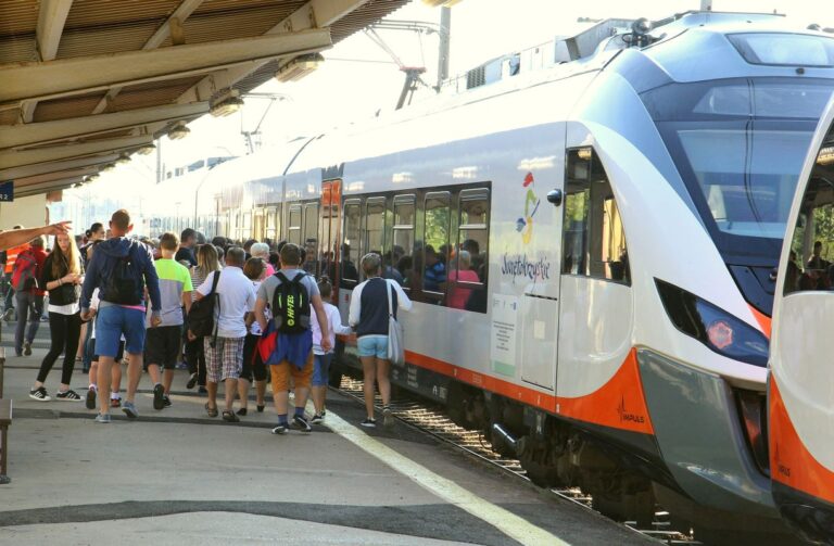 ANKIETA DOTYCZĄCA BADANIA SATYSFAKCJI PASAŻERÓW Z JAKOŚCI USŁUG ŚWIADCZONYCH W TRANSPORCIE KOLEJOWYM
