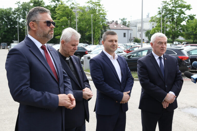 Bezpłatne przejazdy autokarowe z Kielc na Święty Krzyż