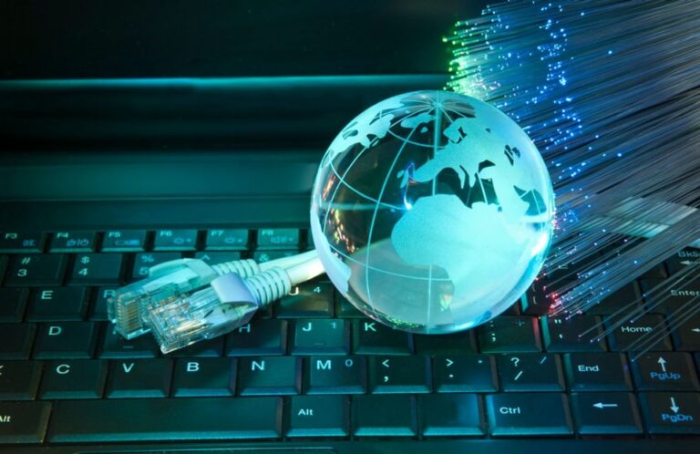 Potrzebujesz szybkiego internetu? Wejdź na stronę internet.gov.pl