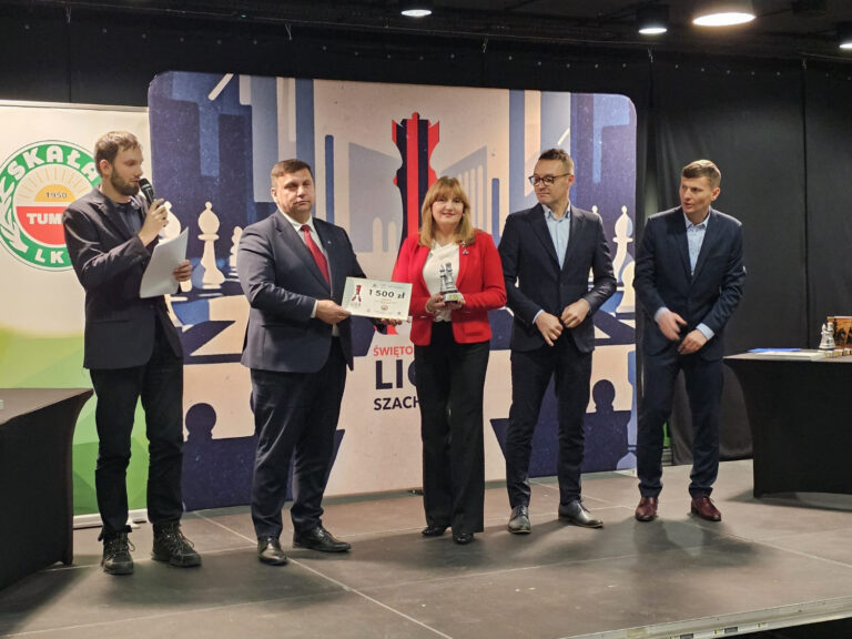 Ceremonia wręczenia nagród na finałach Świętokrzyskiej Ligi Szachowej 2024