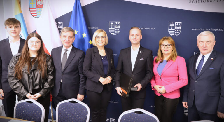 Obradowali Młodzieżowi Radni Sejmiku Województwa Świętokrzyskiego