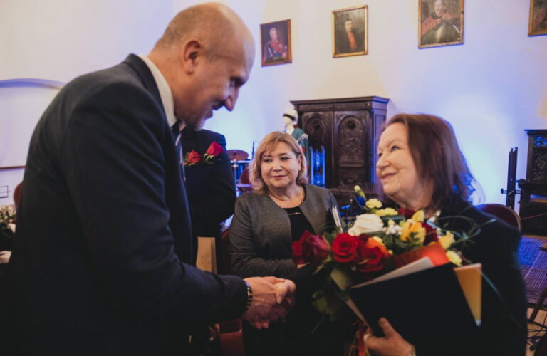 Sandomierzanka z pasją- Elżbieta Żak nagrodzona tytułem Sandomierzanina Roku 2024