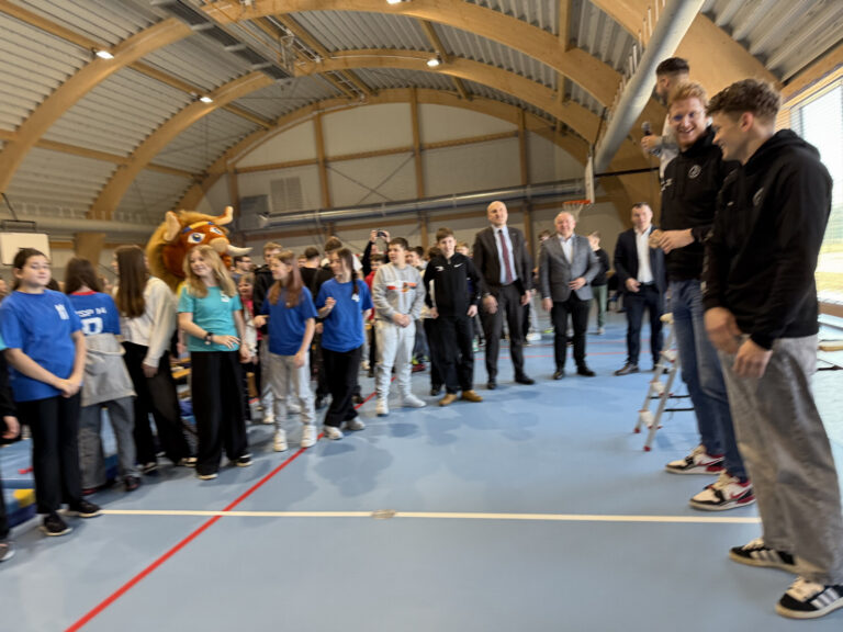 Gwiazdy piłki ręcznej z wizytą w ostrowieckich szkołach!