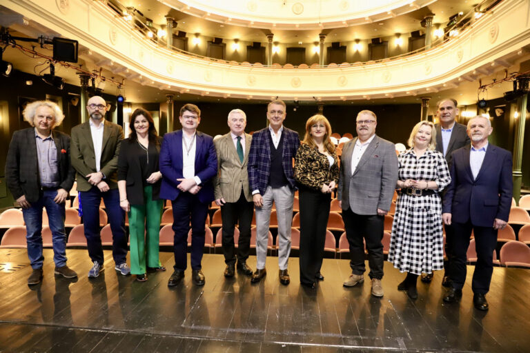 W Teatrze im. Stefana Żeromskiego w Kielcach obradowała Komisja Edukacji, Kultury i Sportu Sejmiku Województwa Świętokrzyskiego