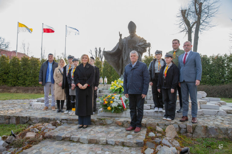 W hołdzie Janowi Pawłowi II