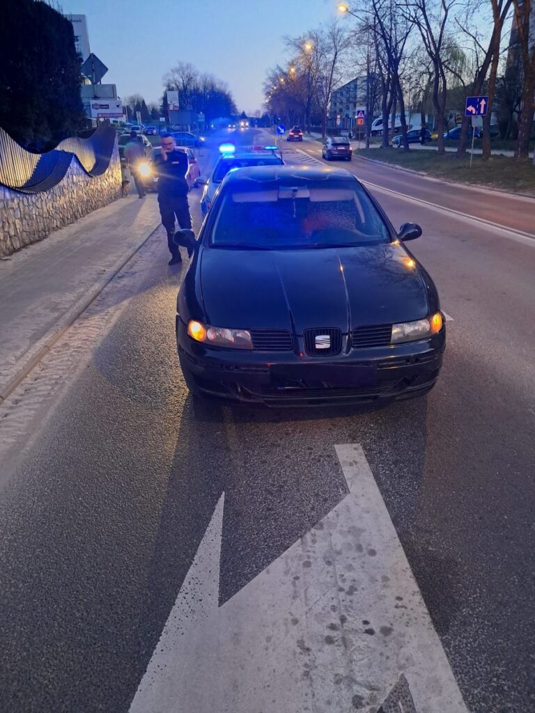 Bystre oko policjanta doprowadziło do zatrzymania poszukiwanej