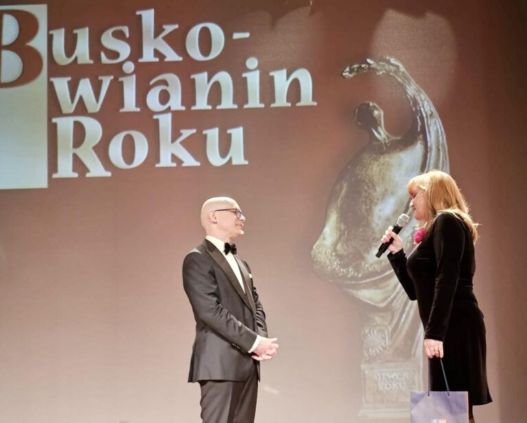 Uhonorowanie lokalnego artysty tytułem Buskowianina Roku