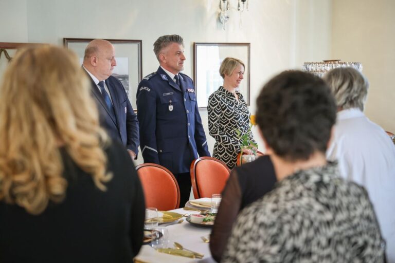 Wielkanocne spotkanie z rodzinami poległych policjantów