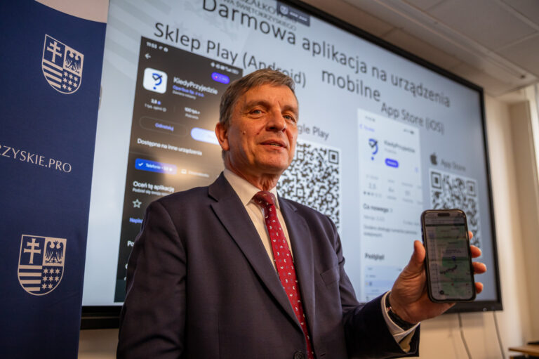 W urzędzie marszałkowskim uruchomiony został system dynamicznej informacji pasażerskiej!