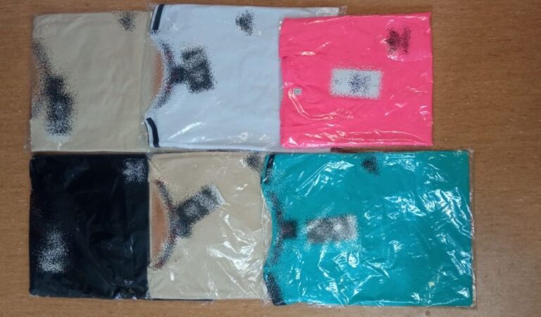 Podrabiana odzież na targowisku w Radoszycach