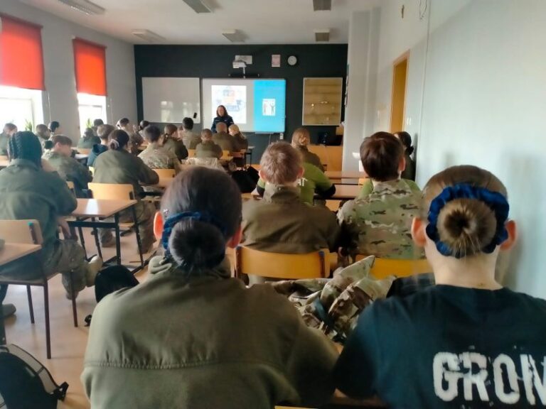 Prawa człowieka w policji – spotkanie z uczniami klas mundurowych