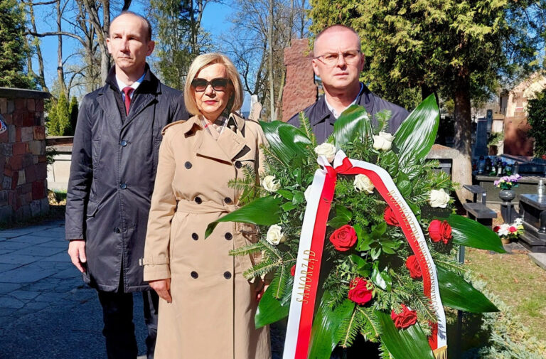 W hołdzie ofiarom Katynia i Sybiru