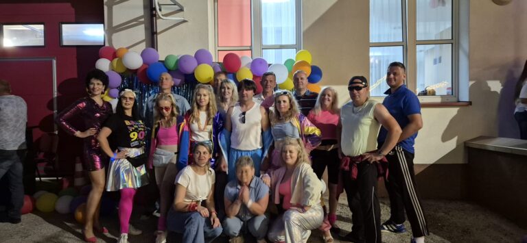 Obice świętowały w stylu retro – rodzinna zabawa i disco pod gwiazdami