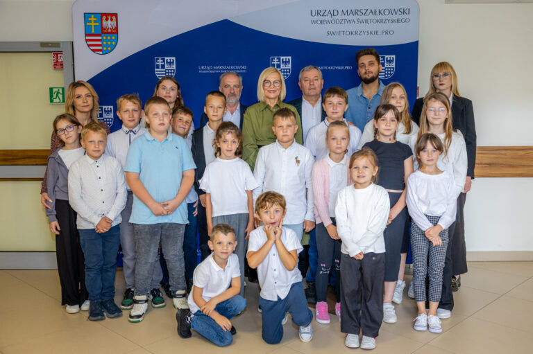 Nowa świetlica, nowe możliwości. Dzieci ze Skalbmierza z wizytą w Urzędzie Marszałkowskim