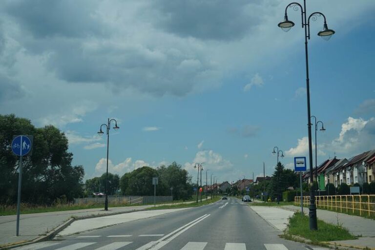 W gminie Chęciny wymieniono blisko 700 starych lamp na nowoczesne oświetlenie LED. To największa modernizacja oświetlenia od lat