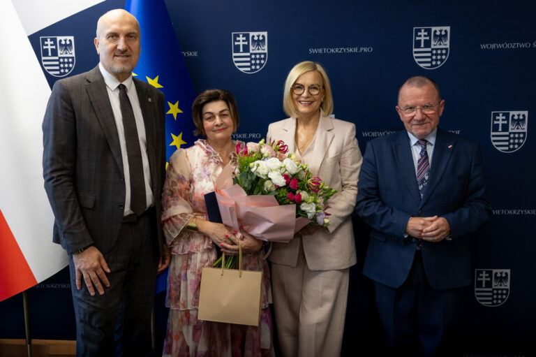 Podziękowania dla odchodzącej na emeryturę Henryki Baran – Geodety Województwa