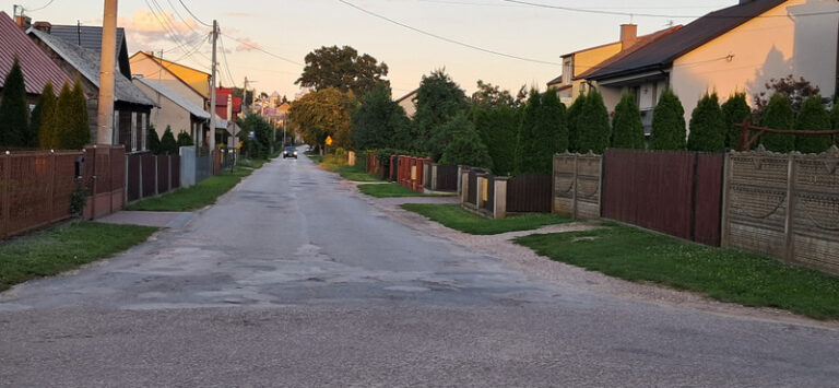 Wkrótce rozpocznie się długo wyczekiwany remont drogi powiatowej w Starochęcinach. Umowa z wykonawcą już podpisana