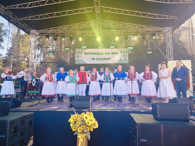 Reprezentacja z Morawicy na jubileuszu zespołu ˝Carniacy˝