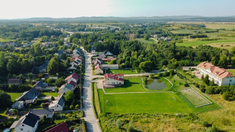 Cykl fotografii ˝Nasza urokliwa Mała Ojczyzna˝ – Miejscowość Łukowa z lotu ptaka