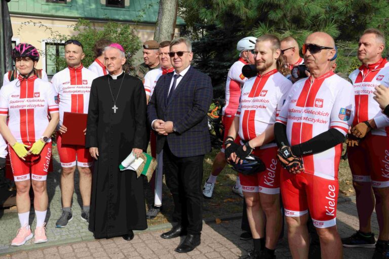 Rowerzyści już w drodze na Westerplatte