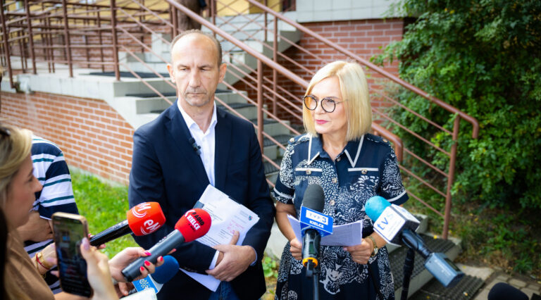 Marszałek Renata Janik złożyła w imieniu Zarządu zawiadomienie do prokuratury. „Nie pozwolimy na kłamstwa i pomówienia”