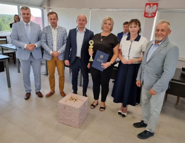 Bernadeta Krzywicka z wyróżnieniem „Sołtys Roku 2024” Województwa Świętokrzyskiego