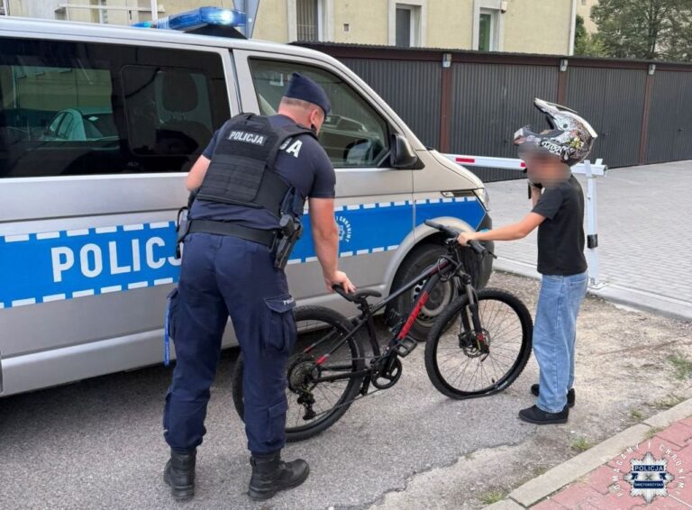 Starachowiccy policjanci pomogli trzynastoletniemu rowerzyście