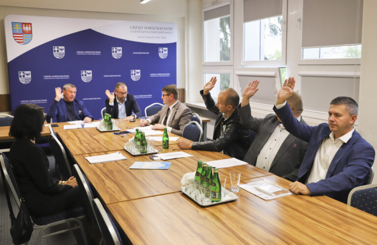 Obradowała Komisja Rewizyjna Sejmiku Województwa Świętokrzyskiego