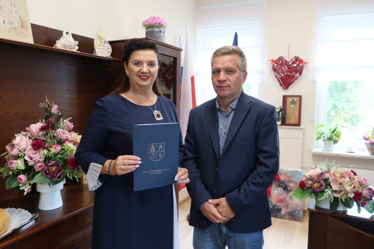 Ulica Zagościniec w Brynicy zyska asfaltową nawierzchnię. Umowa z wykonawcą przebudowy drogi podpisana
