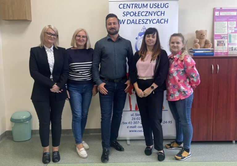 Grupa pracowników Centrum Usług Społecznych w Daleszycach