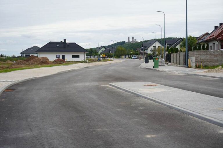 Fotorelacja z inwestycji dot. budowy drogi w miejscowości Skiby