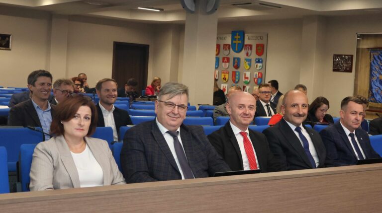 Inwestycje i tytuły honorowe podczas 19. Sesji Rady Powiatu