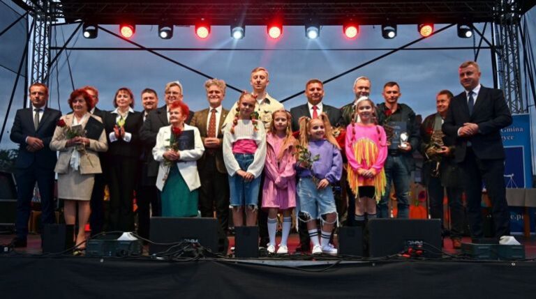 Daleszyce po raz kolejny doceniły swoich bohaterów. Wręczono „Złote Wagi 2025” najbardziej zasłużonym mieszkańcom!