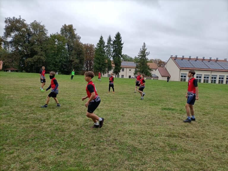 Międzyszkolne zawody sportowe Miasta i Gminy Morawica w piłce nożnej chłopców z klas VII-VIII